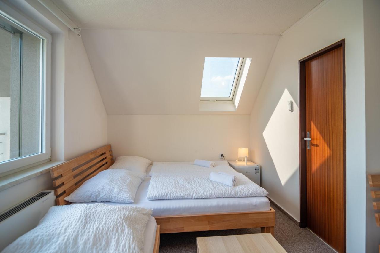 Mikulov - Inn - Hotel S Vinnym Sklepem Venuse Extérieur photo