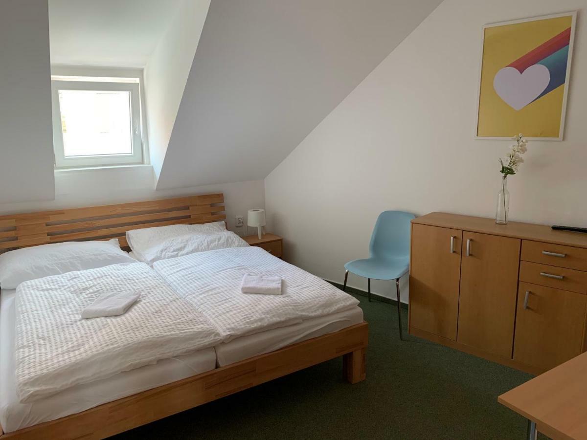 Mikulov - Inn - Hotel S Vinnym Sklepem Venuse Extérieur photo